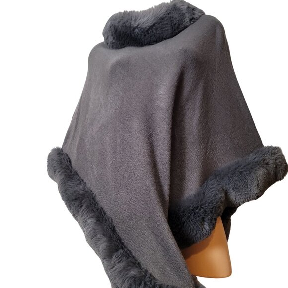 This & That Gray Faux Fur Trim Poncho Cape One Size - Picture 9 of 15